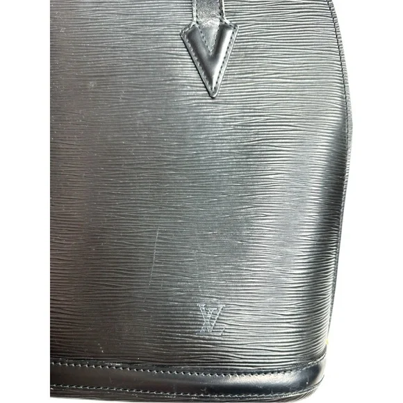 LOUIS VUITTON Epi Lussac Black Large Shoulder Bag - Picture 13 of 16